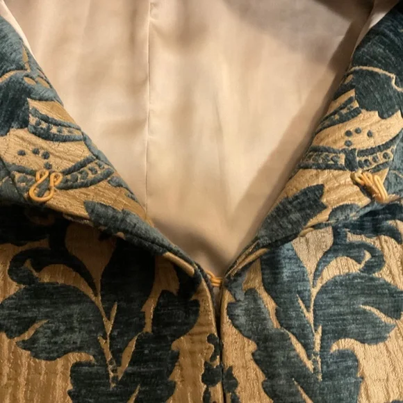 Italian Brocade Coat with matching Handbag - Picture 10 of 15